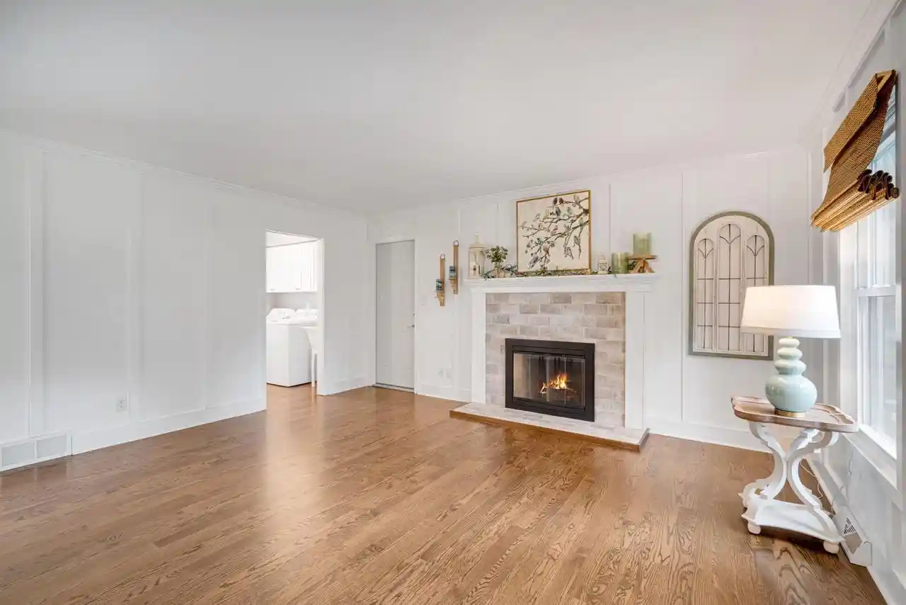 Photo 3 of Single family home for sale at 1626 Devonshire Dr, Cedarburg, WI 53012 | MLS# 1980430 | Listing updated on 2026-09-29