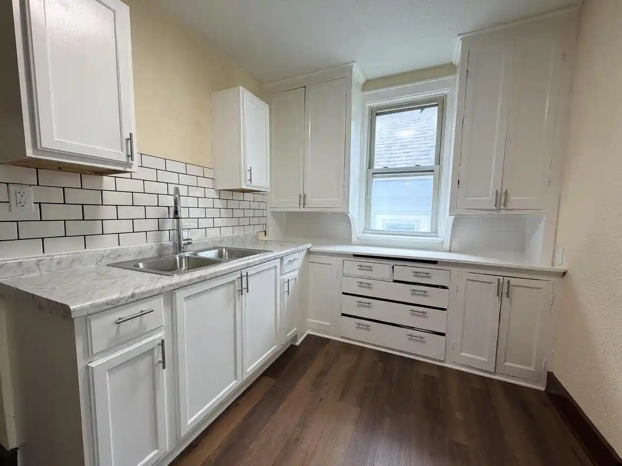 Listing Photo 4 - Condo for sale in building located at 2022 W Keefe Ave, Milwaukee, WI 53206 - Unit #2022A