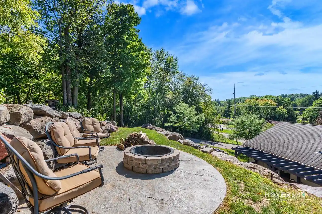Photo 3 of Single family home for sale at 519 Vine St, Baraboo, WI 53913 | MLS# 2032578 | Listing updated on 2026-09-22