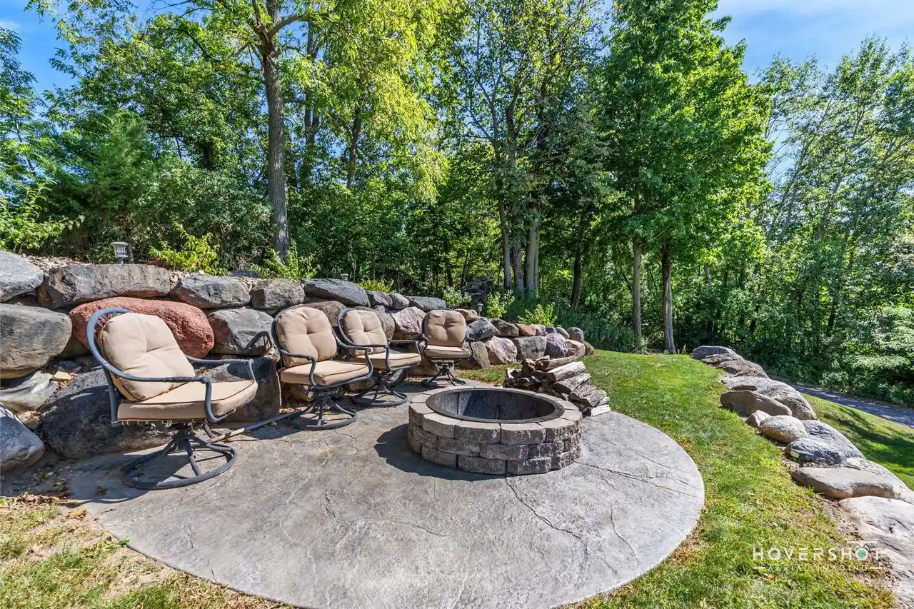 Photo 4 of Single family home for sale at 519 Vine St, Baraboo, WI 53913 | MLS# 2032578 | Listing updated on 2026-09-22