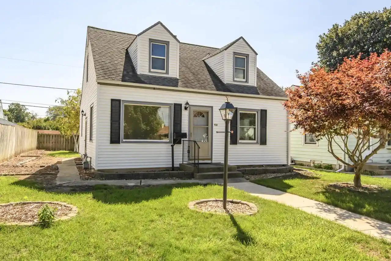 Photo 1 of Single family home for sale at 921 E Howard Ave, Milwaukee, WI 53207 | MLS# 1980437 | Listing updated on 2026-09-18