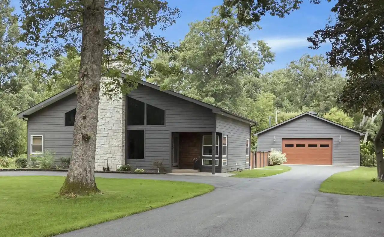 Photo 1 of Single family home for sale at 1404 Del Oaks Ln, Delavan, WI 53115 | MLS# 1980443 | Listing updated on 2026-09-24