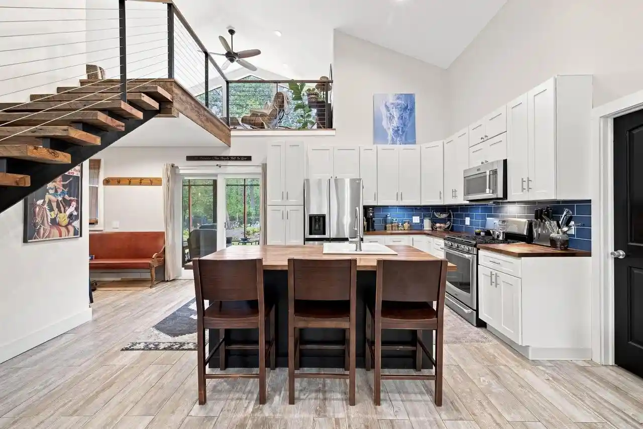 Photo 4 of Single family home for sale at 1404 Del Oaks Ln, Delavan, WI 53115 | MLS# 1980443 | Listing updated on 2026-09-24