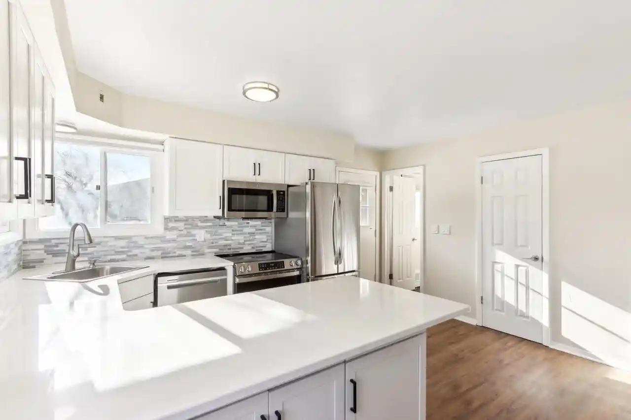 Listing Photo 5 - Condo for sale in building located at 12305 W Diane Dr, Milwaukee, WI 53226 - Unit #12307