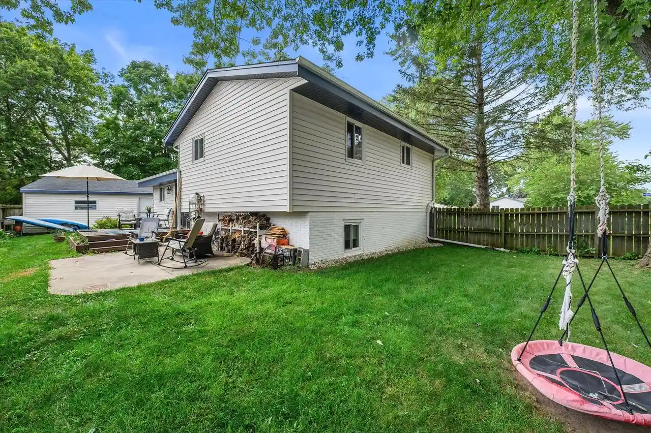 Photo 2 of Single family home for sale at 2645 Holly Grv Ct, Racine, WI 53402 | MLS# 1980452 | Listing updated on 2026-09-20