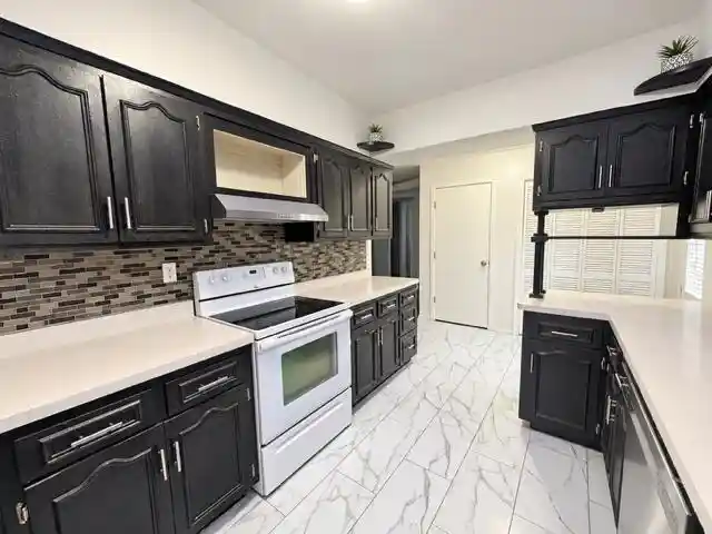 Photo 4 of Single family home for sale at 700 Kingston Ave, Racine, WI 53402 | MLS# 1980456 | Listing updated on 2026-09-17