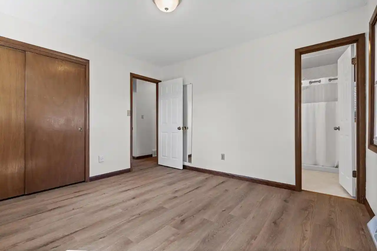 Photo 2 of Single family home for sale at 709 Krueger Ct, Onalaska, WI 54650 | MLS# 1980476 | Listing updated on 2026-09-13