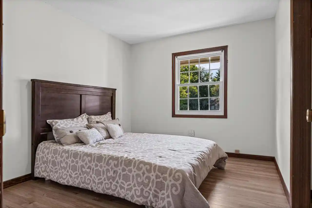 Photo 3 of Single family home for sale at 709 Krueger Ct, Onalaska, WI 54650 | MLS# 1980476 | Listing updated on 2026-09-13