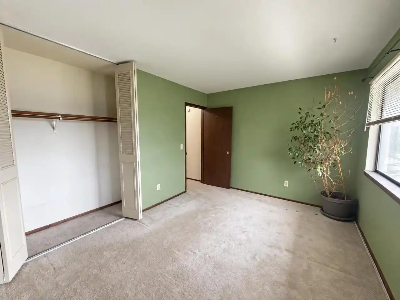 Photo 2 of Condo for sale at 6126 W Port Ave, Milwaukee, WI 53223 | MLS# 1980477 | Listing updated on 2026-09-19