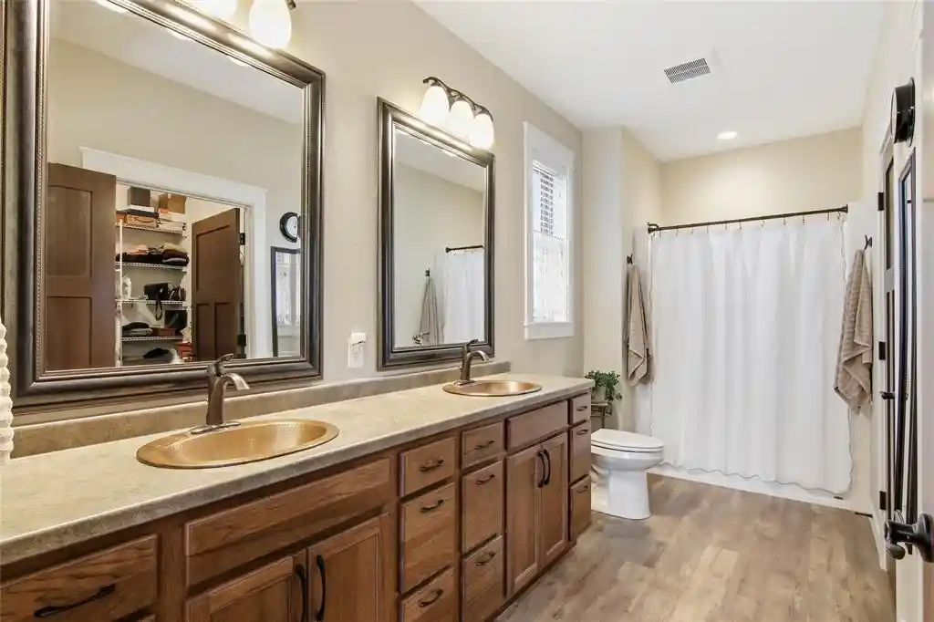 Photo 3 of Single family home for sale at 4225 Clay St, Eau Claire, WI 54701 | MLS# 1605100 | Listing updated on 2026-09-17