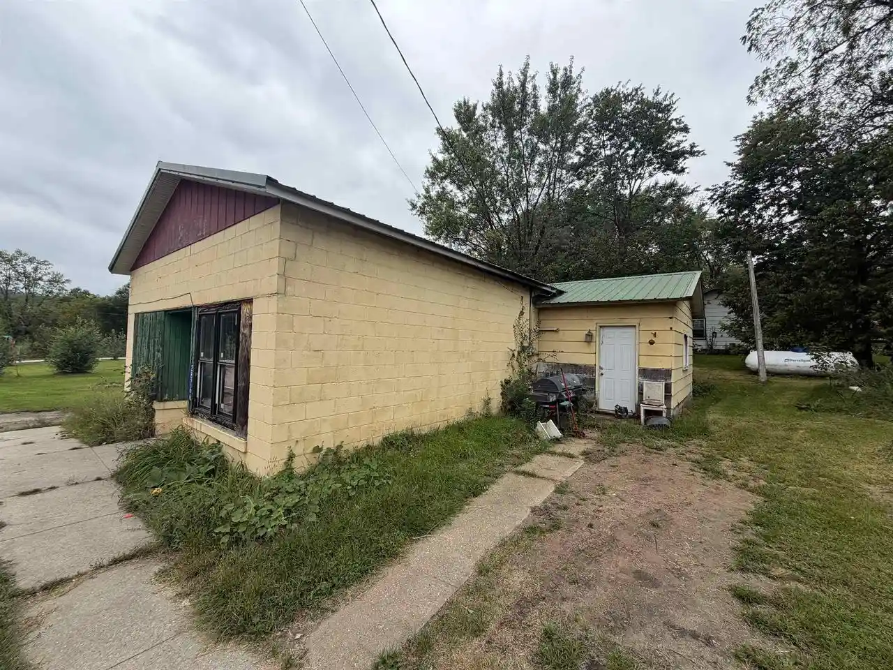 Photo 2 of Single family home for sale at 28766 State Hwy 60 Rd, Lone Rock, WI 53556 | MLS# 2032597 | Listing updated on 2026-09-15