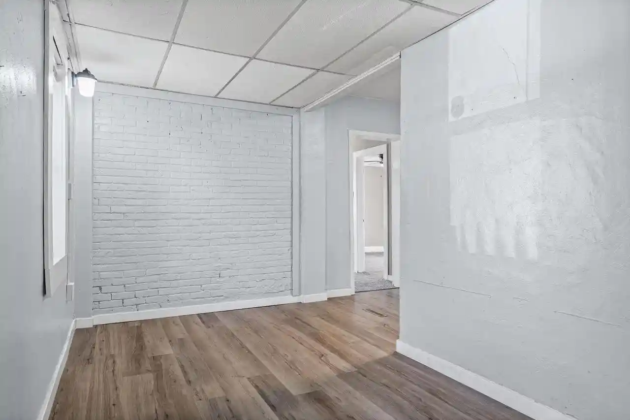 Photo 3 of Single family home for sale at 421 Caledonia St, La Crosse, WI 54603 | MLS# 1980507 | Listing updated on 2026-09-14