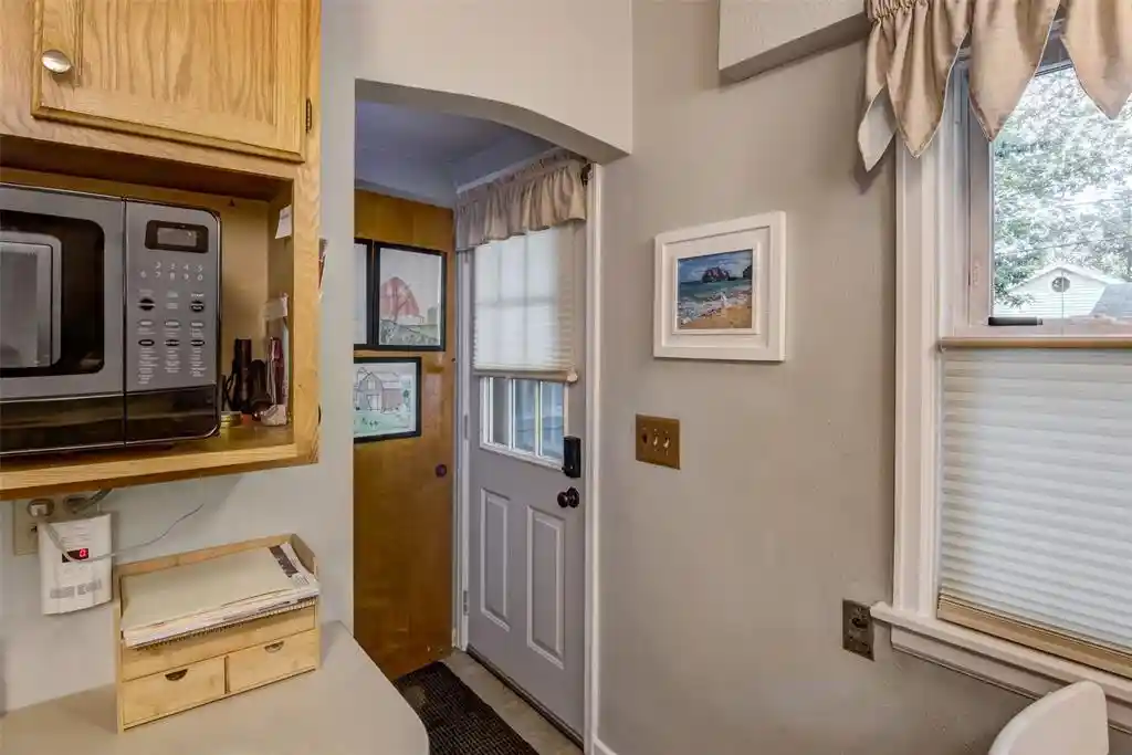 Photo 4 of Single family home for sale at 857 Starr Ave, Eau Claire, WI 54703 | MLS# 1605112 | Listing updated on 2026-09-18