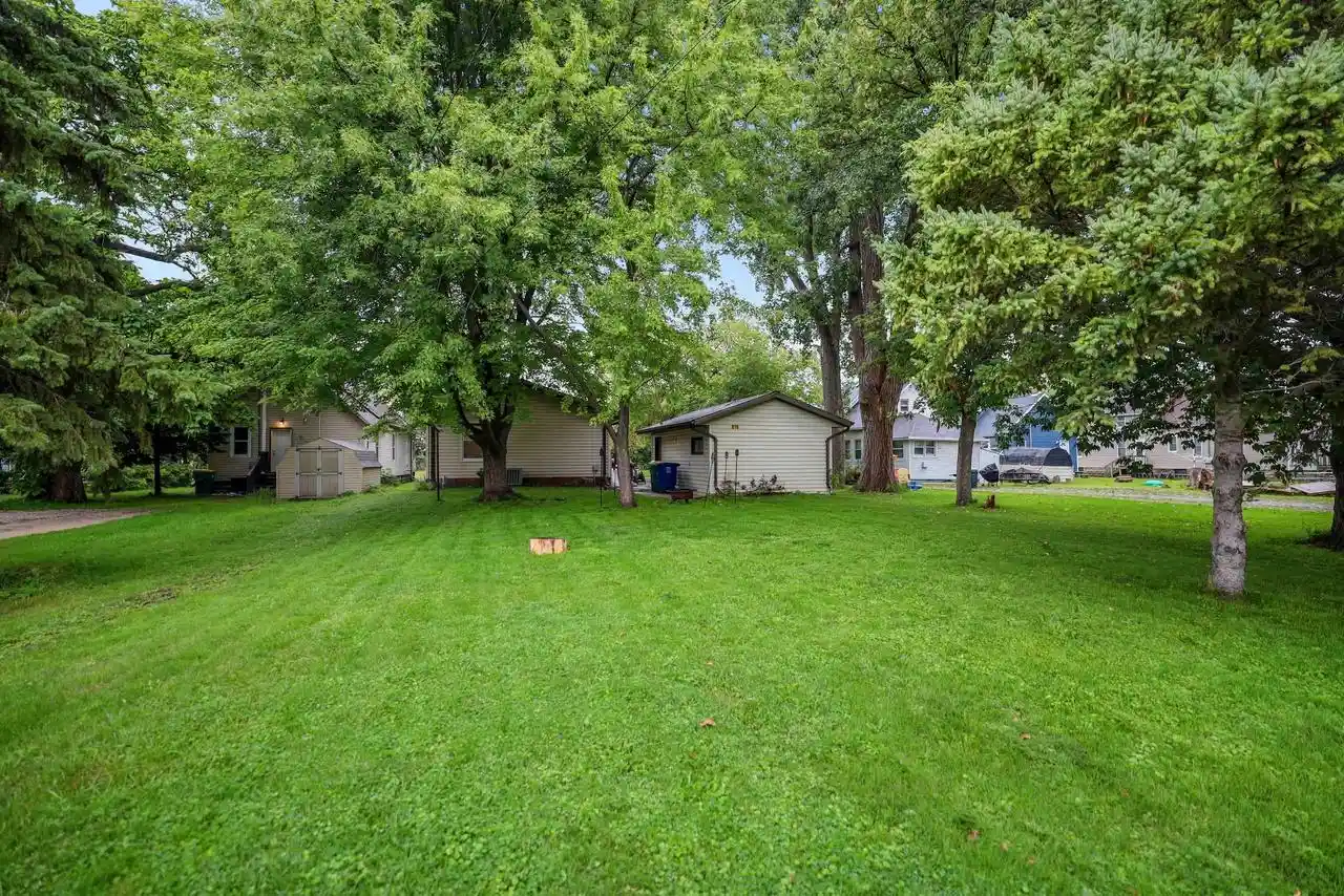 Photo 2 of Single family home for sale at 816 Smith St, Green Bay, WI 54302 | MLS# 50332605 | Listing updated on 2026-09-14
