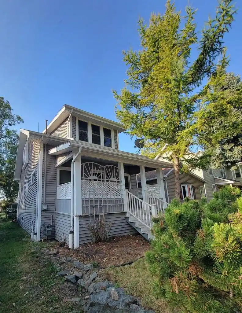 Photo 1 of Single family home for sale at 319 W Melvin Ave, Oshkosh, WI 54901 | MLS# 50332606 | Listing updated on 2026-09-15