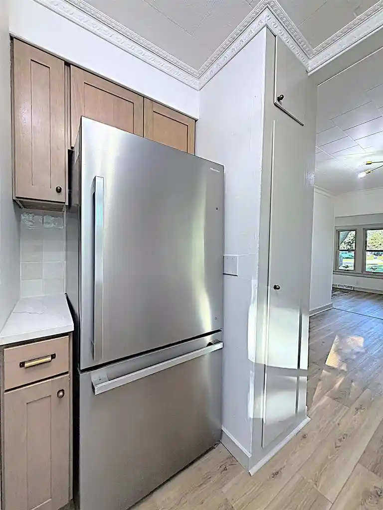 Photo 3 of Single family home for sale at 1325 Wisconsin St, Oshkosh, WI 54901 | MLS# 50332609 | Listing updated on 2026-09-14