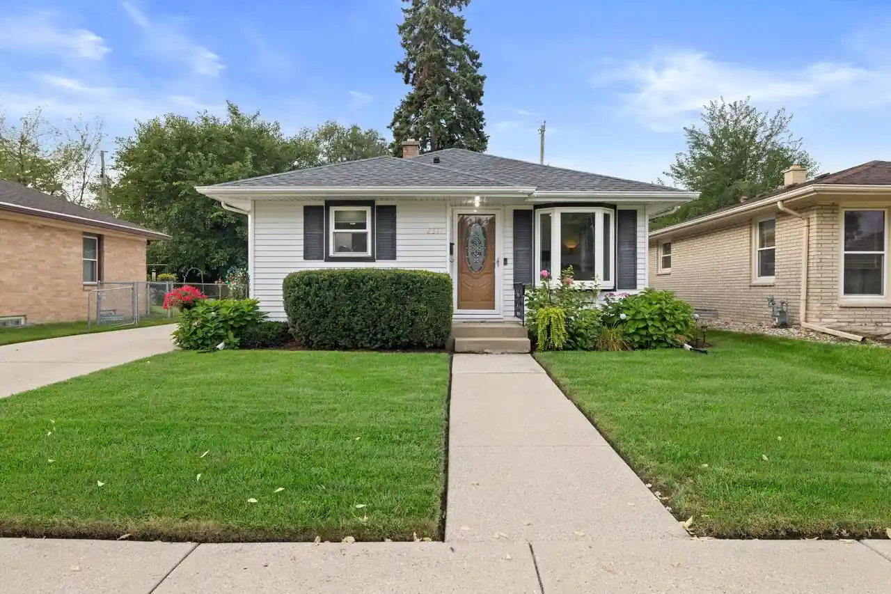 Photo 1 of Single family home for sale at 2317 Gillen St, Racine, WI 53403 | MLS# 1980518 | Listing updated on 2026-09-21