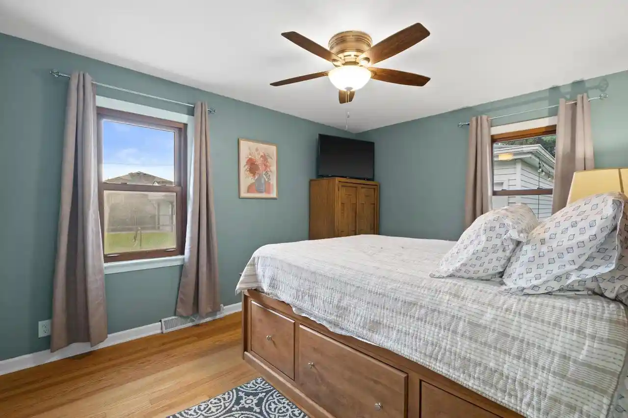 Photo 4 of Single family home for sale at 2317 Gillen St, Racine, WI 53403 | MLS# 1980518 | Listing updated on 2026-09-21