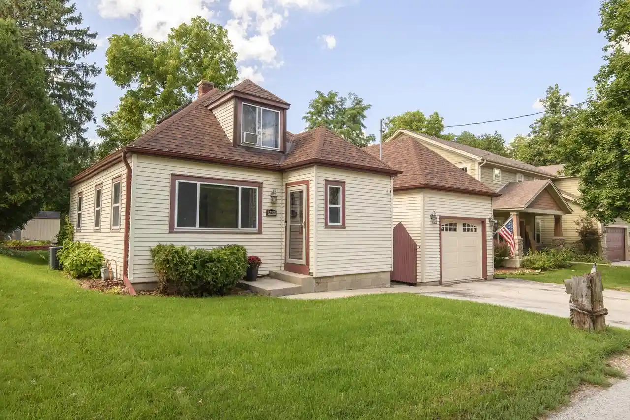 Photo 1 of Sale Pending at 2027 W Shore Dr, Delafield, WI 53018 | MLS# 1980521 | Listing updated on 2026-09-22