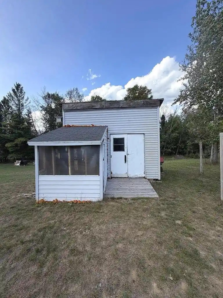 Photo 2 of Single family home for sale at 191 N Menza Ln, Daggett, MI 49821 | MLS# 50332632 | Listing updated on 2026-10-06