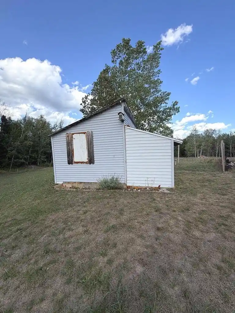 Photo 3 of Single family home for sale at 191 N Menza Ln, Daggett, MI 49821 | MLS# 50332632 | Listing updated on 2026-10-06