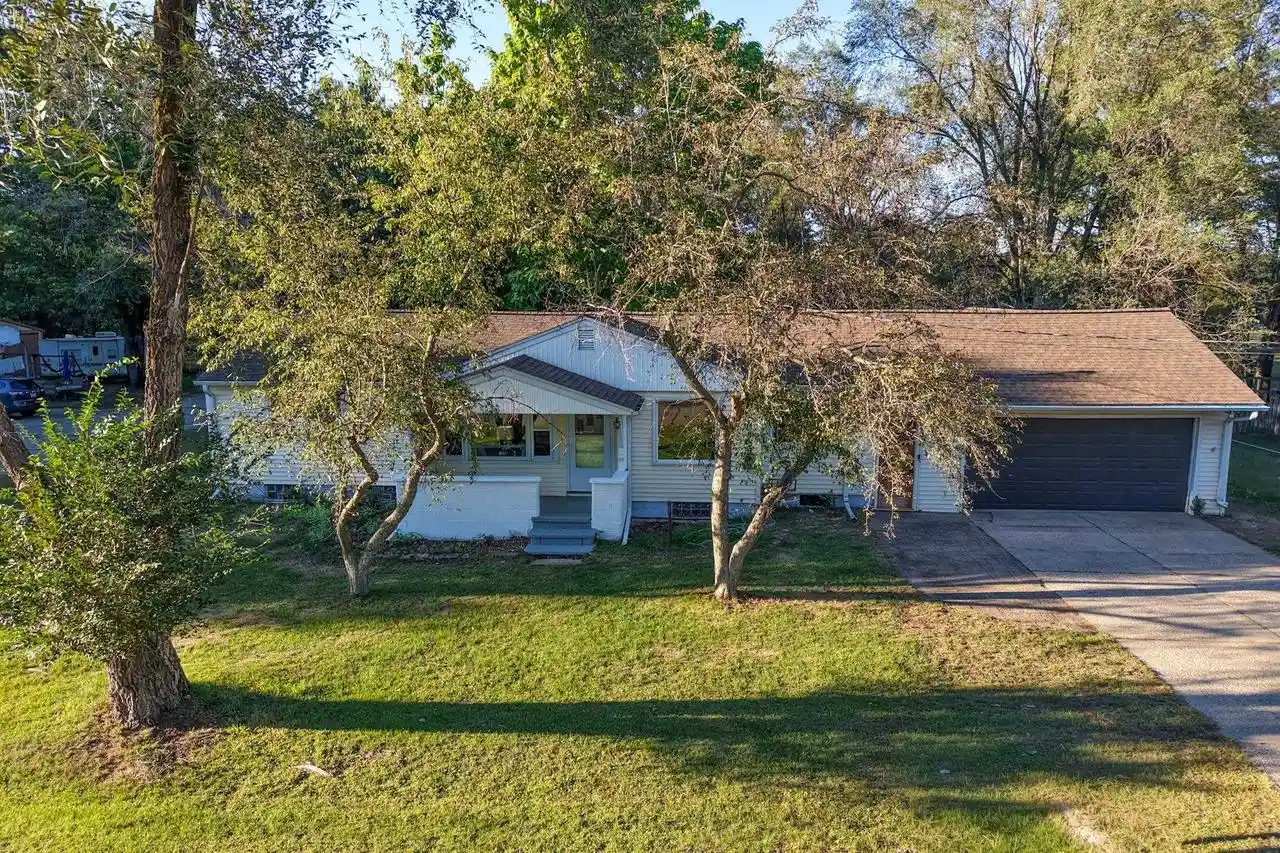 Photo 1 of Single family home for sale at 5811 Wazeecha Ave, Wisconsin Rapids, WI 54494 | MLS# 22604537 | Listing updated on 2026-09-17