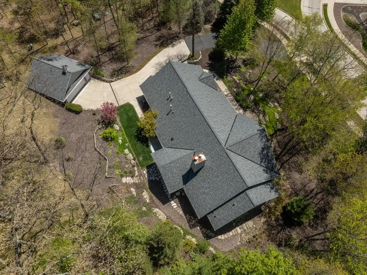 Photo 3 of Single family home for sale at 260 Glacial Dr, Slinger, WI 53086 | MLS# 1980547 | Listing updated on 2026-09-30