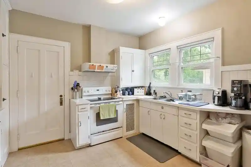 Photo 4 of Multi family home for sale at 810 Chapin St, Beloit, WI 53511 | MLS# 2032627 | Listing updated on 2026-09-16