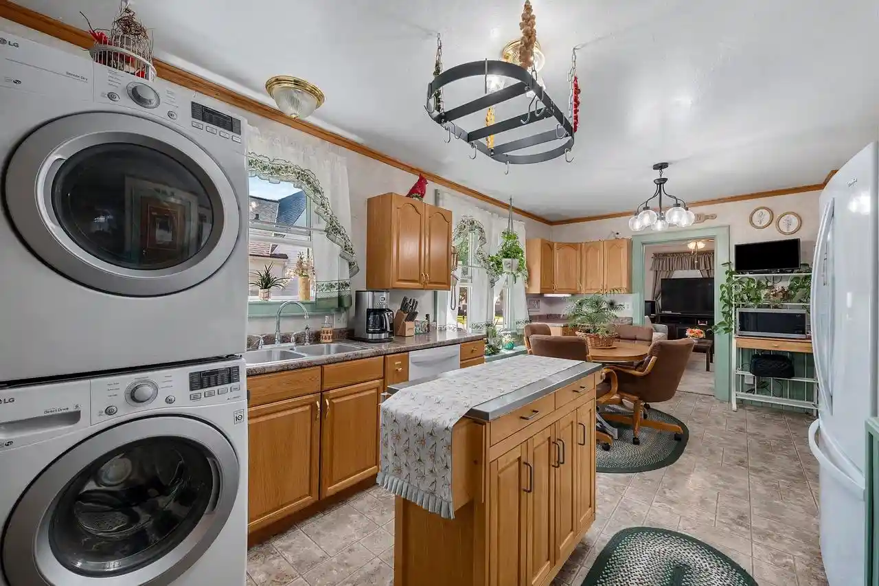 Photo 3 of Multi family home for sale at 1331 Porlier St, Green Bay, WI 54301 | MLS# 50332641 | Listing updated on 2026-09-17