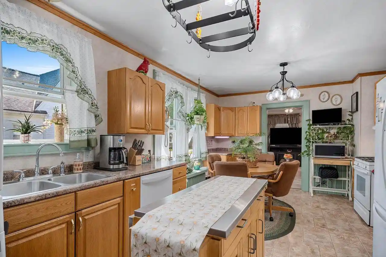 Photo 4 of Multi family home for sale at 1331 Porlier St, Green Bay, WI 54301 | MLS# 50332641 | Listing updated on 2026-09-17