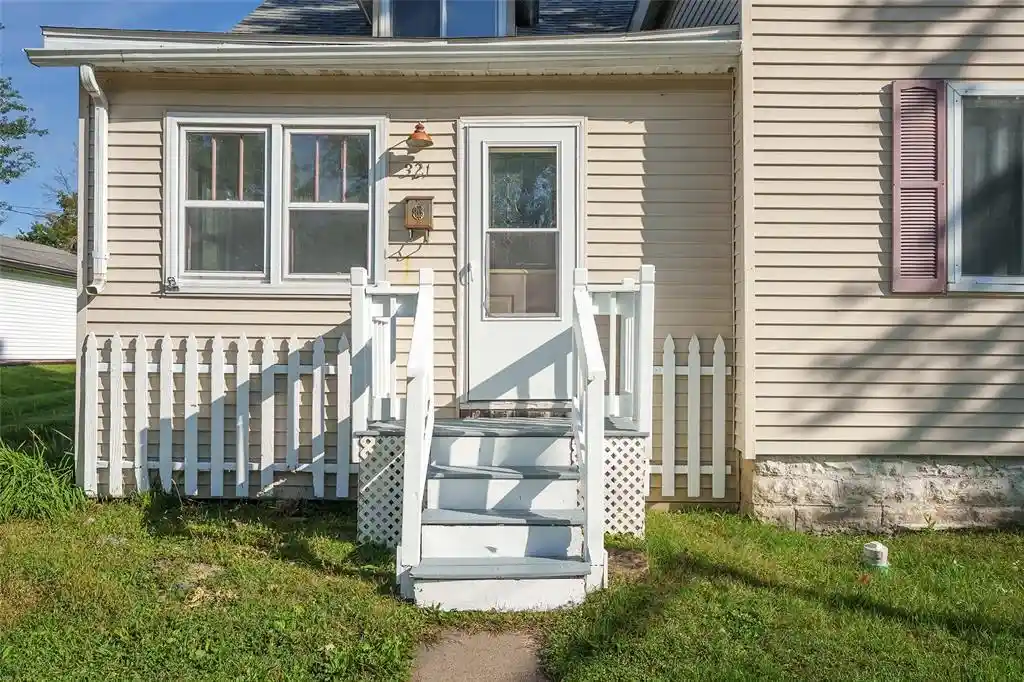 Photo 3 of Single family home for sale at 321 E 2nd Avenue, Stanley, WI 54768 | MLS# 1605027 | Listing updated on 2026-10-06