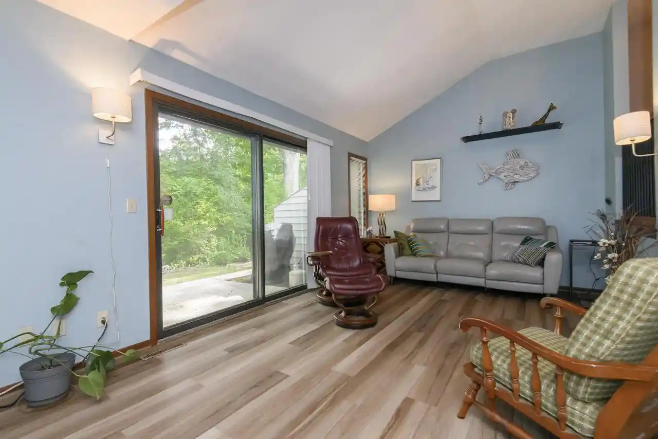 Listing Photo 4 - Condo for sale in building located at 2906 Old Mill Dr, Racine, WI 53405 - Unit #A-3