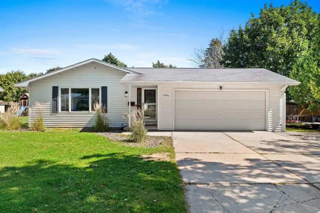 Photo 1 of Single family home for sale at 1306 Hillcrest Ave, Kewaunee, WI 54216 | MLS# 50332620 | Listing updated on 2026-09-17