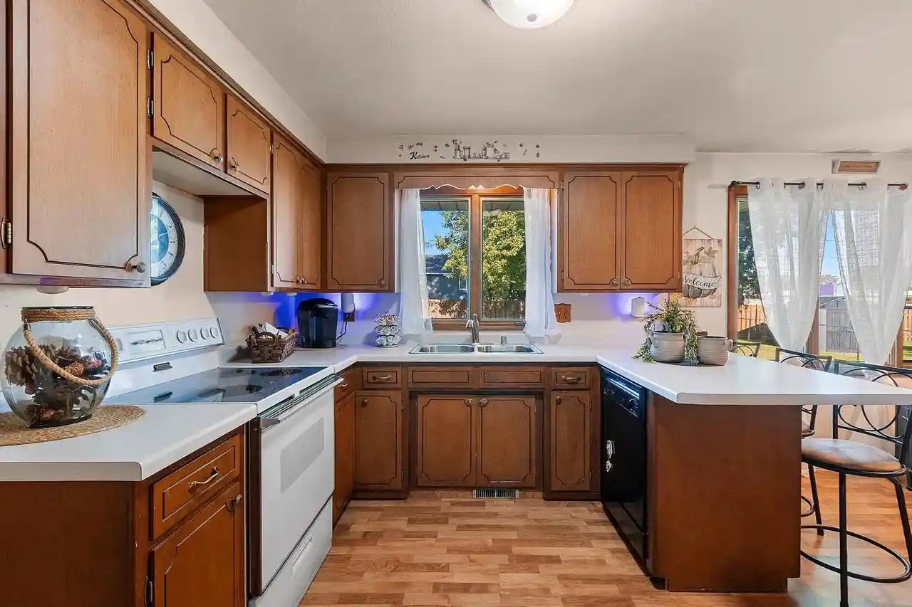 Photo 3 of Single family home for sale at 1110 Michaline Dr, Green Bay, WI 54304 | MLS# 50332638 | Listing updated on 2026-09-21