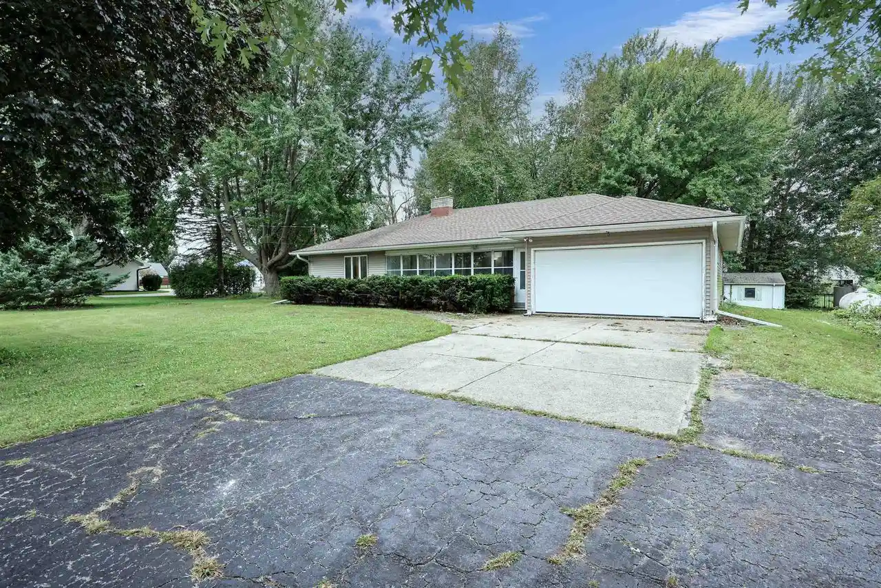 Photo 1 of Single family home for sale at 4939 N Meade St, Appleton, WI 54913 | MLS# 50332635 | Listing updated on 2026-09-18