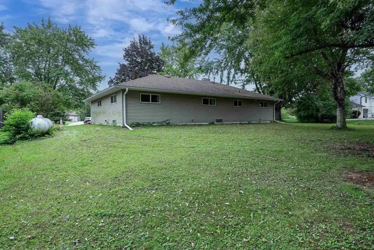 Photo 2 of Single family home for sale at 4939 N Meade St, Appleton, WI 54913 | MLS# 50332635 | Listing updated on 2026-09-18