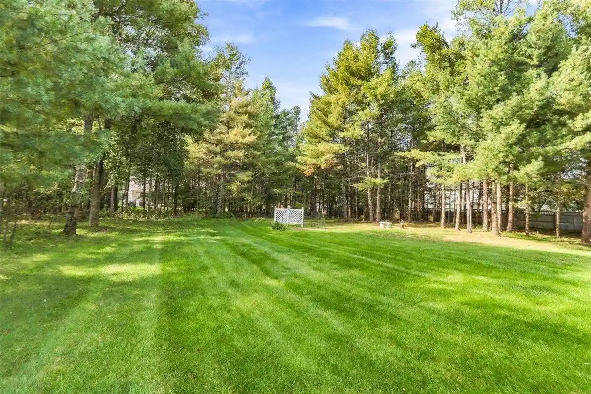 Photo 3 of Single family home for sale at 6020 W Valley Ct, Wisconsin Rapids, WI 54494 | MLS# 22604544 | Listing updated on 2026-10-07