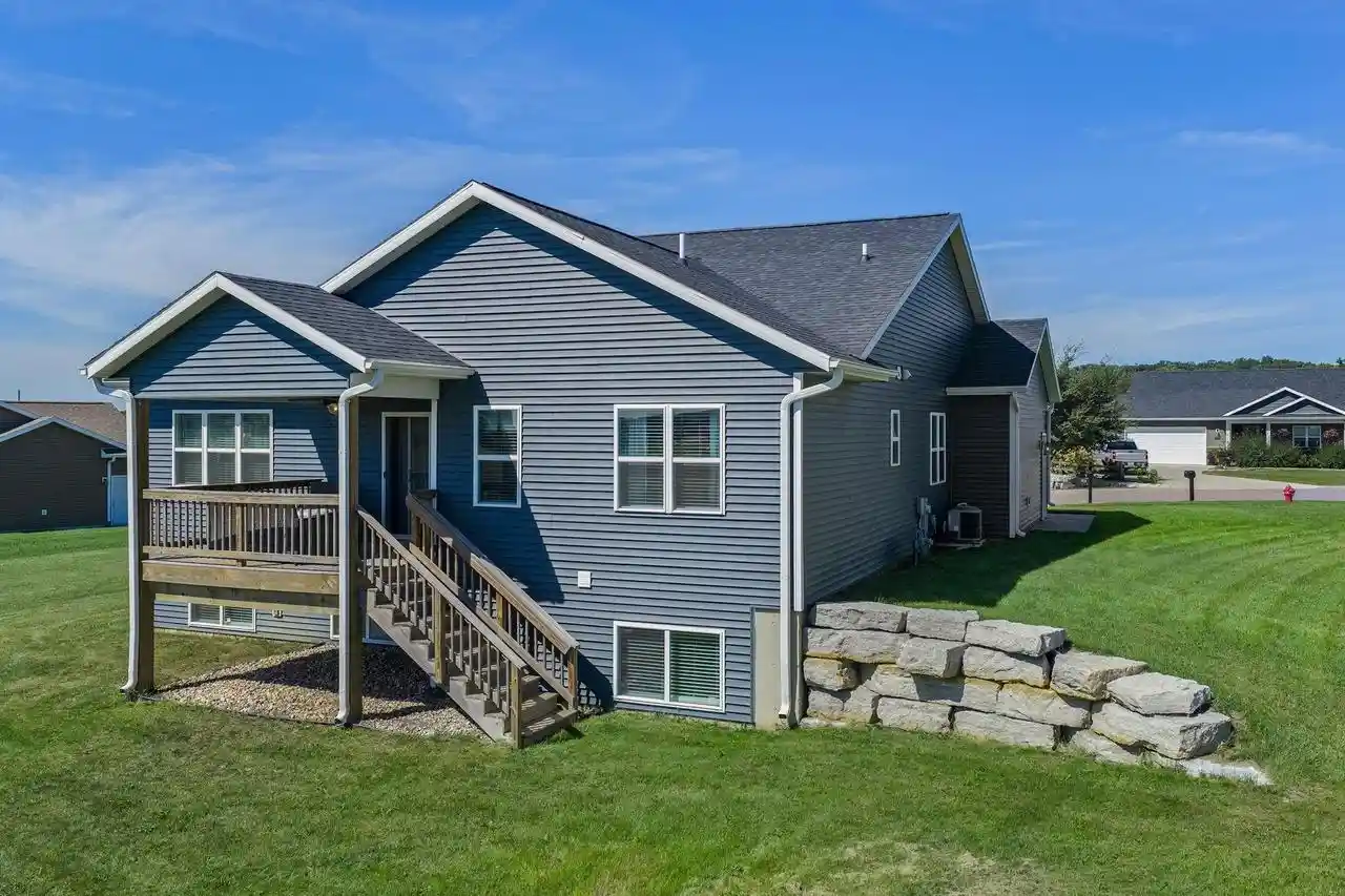Photo 3 of Single family home for sale at 2070 Fawn Valley Ct, Reedsburg, WI 53959 | MLS# 2032640 | Listing updated on 2026-09-23