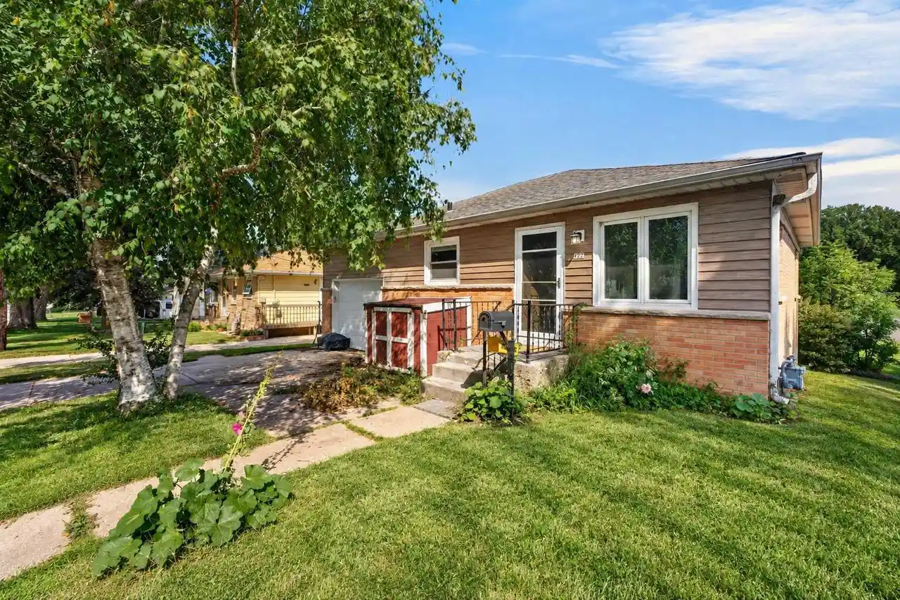 Photo 1 of Single family home for sale at 422 Cedar St, Hartford, WI 53027 | MLS# 1980568 | Listing updated on 2026-09-14