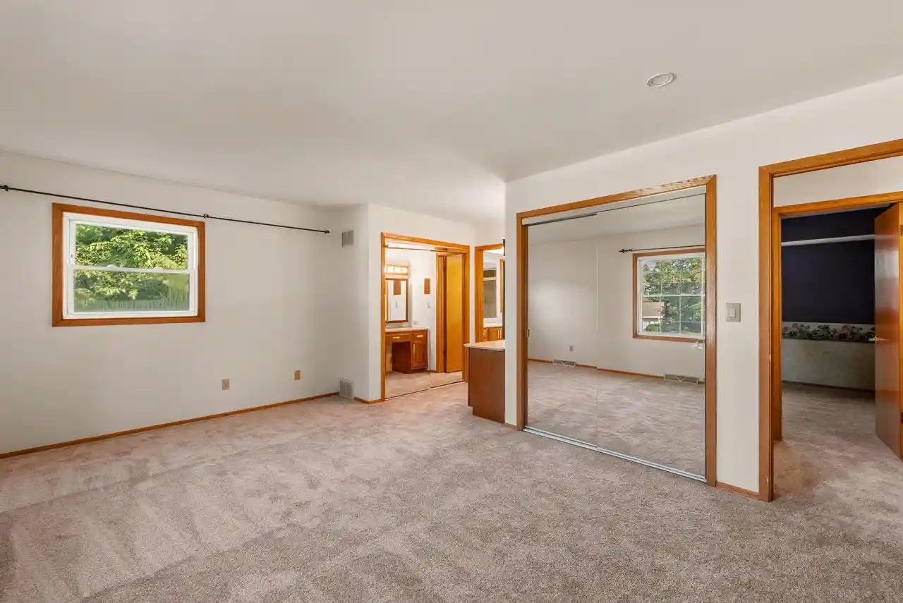 Photo 3 of Single family home for sale at 983 Chesterton Ct, Oconomowoc, WI 53066 | MLS# 1980575 | Listing updated on 2026-09-22
