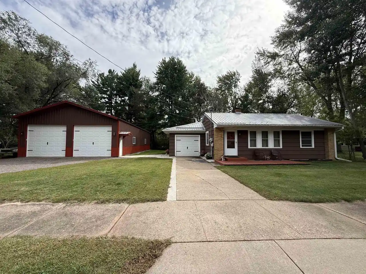 Photo 1 of Single family home for sale at 933 W 3rd Street, Nekoosa, WI 54457 | MLS# 22604549 | Listing updated on 2026-09-15