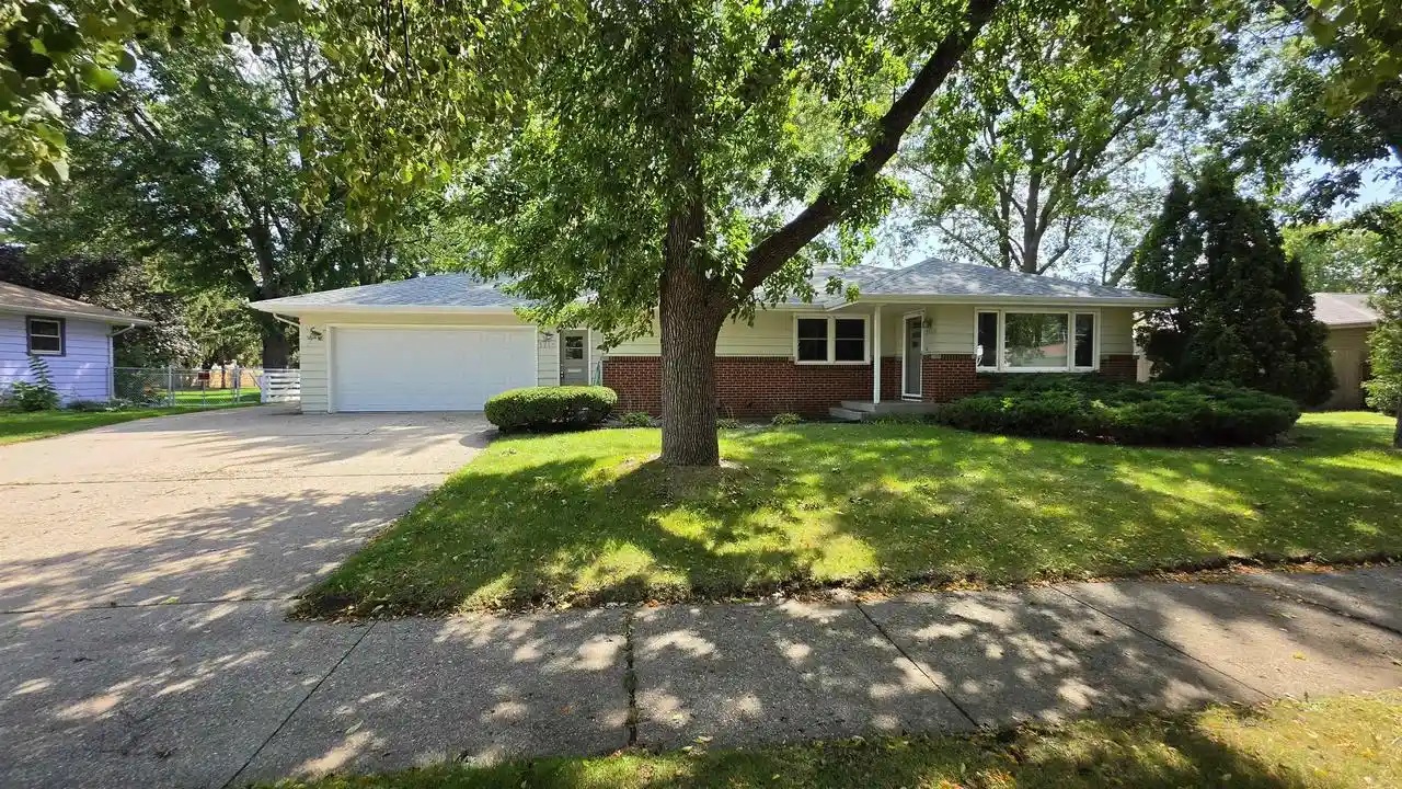 Photo 1 of Single family home for sale at 1213 Kellogg Ave, Janesville, WI 53546 | MLS# 2032655 | Listing updated on 2026-09-14