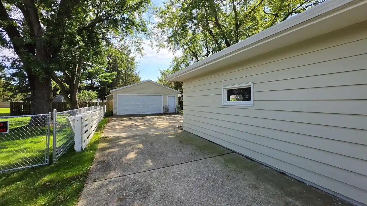 Photo 3 of Single family home for sale at 1213 Kellogg Ave, Janesville, WI 53546 | MLS# 2032655 | Listing updated on 2026-09-14