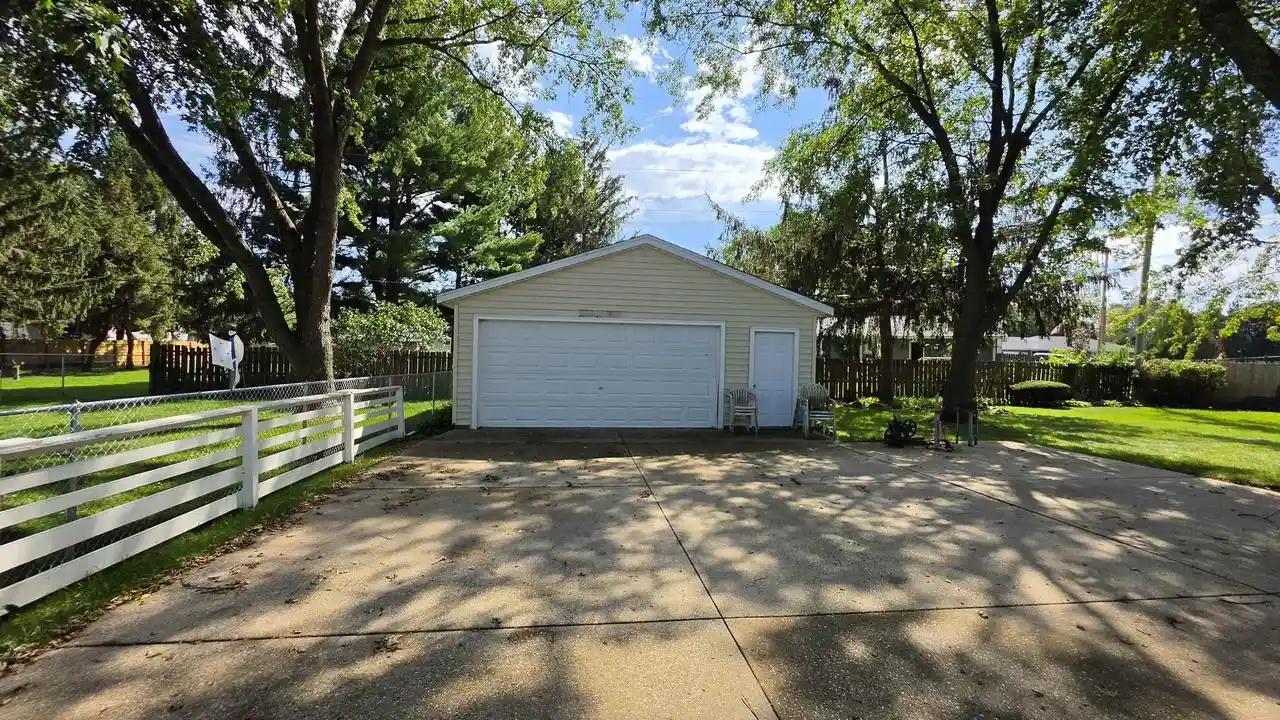 Photo 4 of Single family home for sale at 1213 Kellogg Ave, Janesville, WI 53546 | MLS# 2032655 | Listing updated on 2026-09-14