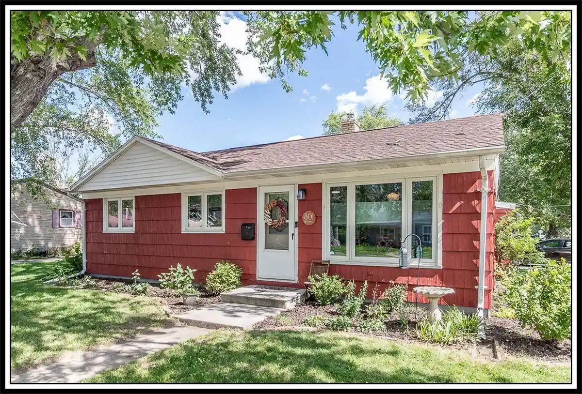 Photo 1 of Single family home for sale at 801 Grove St, Menasha, WI 54952 | MLS# 50332661 | Listing updated on 2026-09-21