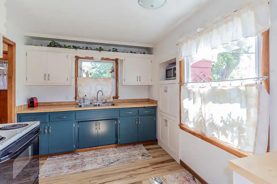 Photo 2 of Single family home for sale at 801 Grove St, Menasha, WI 54952 | MLS# 50332661 | Listing updated on 2026-09-21