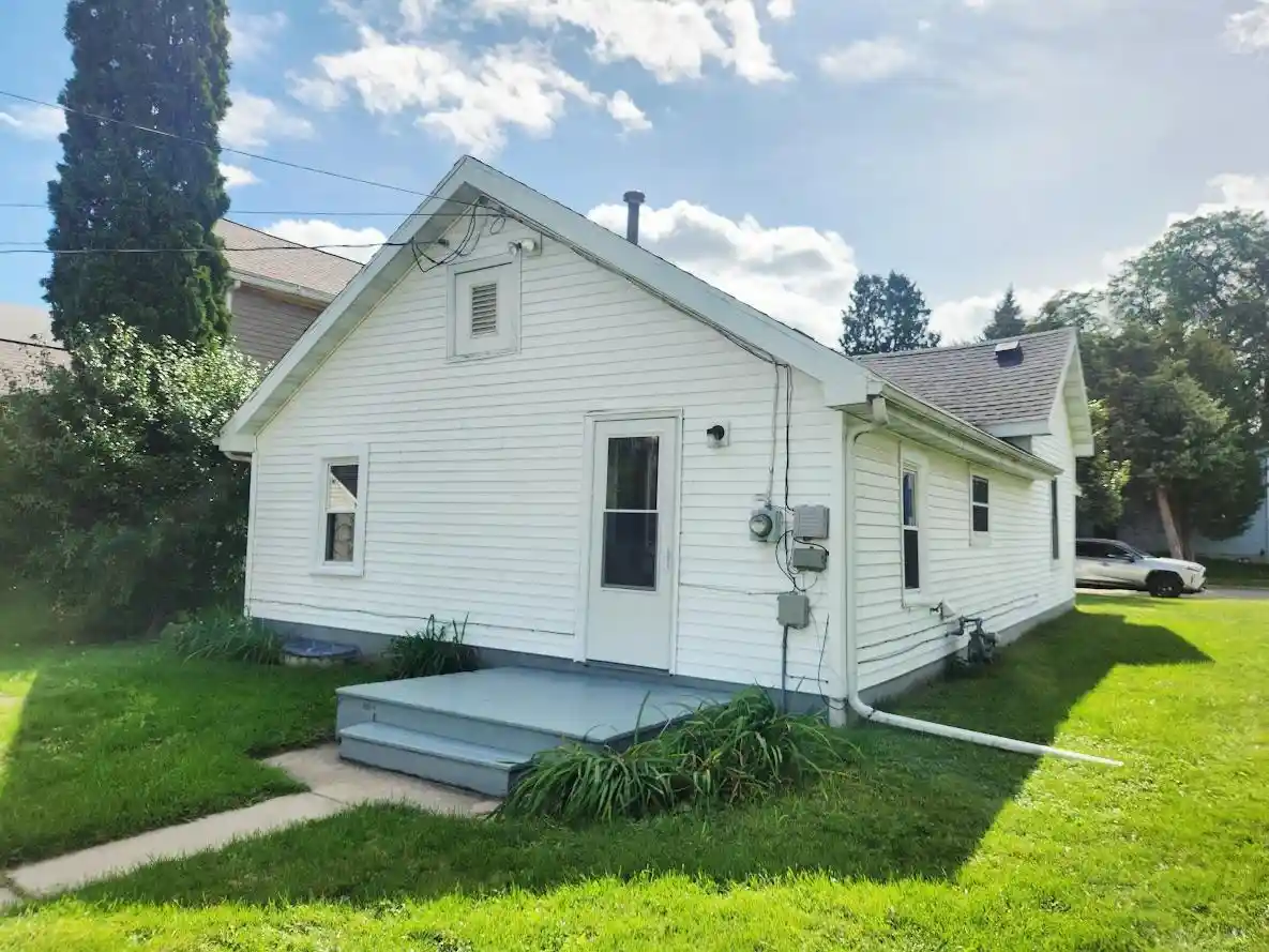 Photo 2 of Single family home for sale at 437 Thomas St, Fond Du Lac, WI 54935 | MLS# 50332662 | Listing updated on 2026-09-14