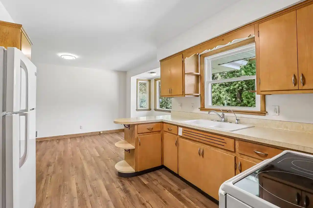Photo 3 of Sale Pending at 5004 W Hiawatha Dr, Mequon, WI 53092 | MLS# 1980584 | Listing updated on 2026-09-22