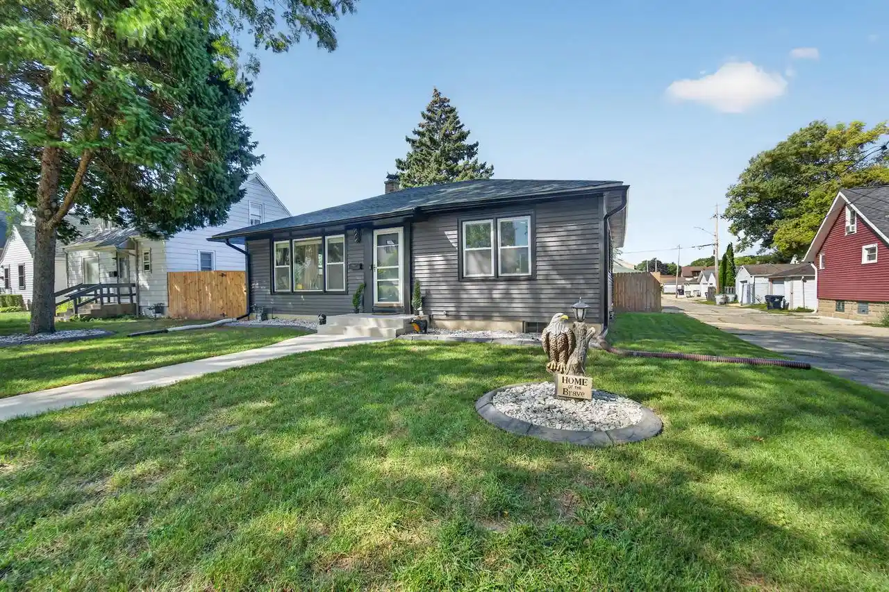 Photo 3 of Single family home for sale at 3049 S 31st Street, Milwaukee, WI 53215 | MLS# 1980585 | Listing updated on 2026-09-30