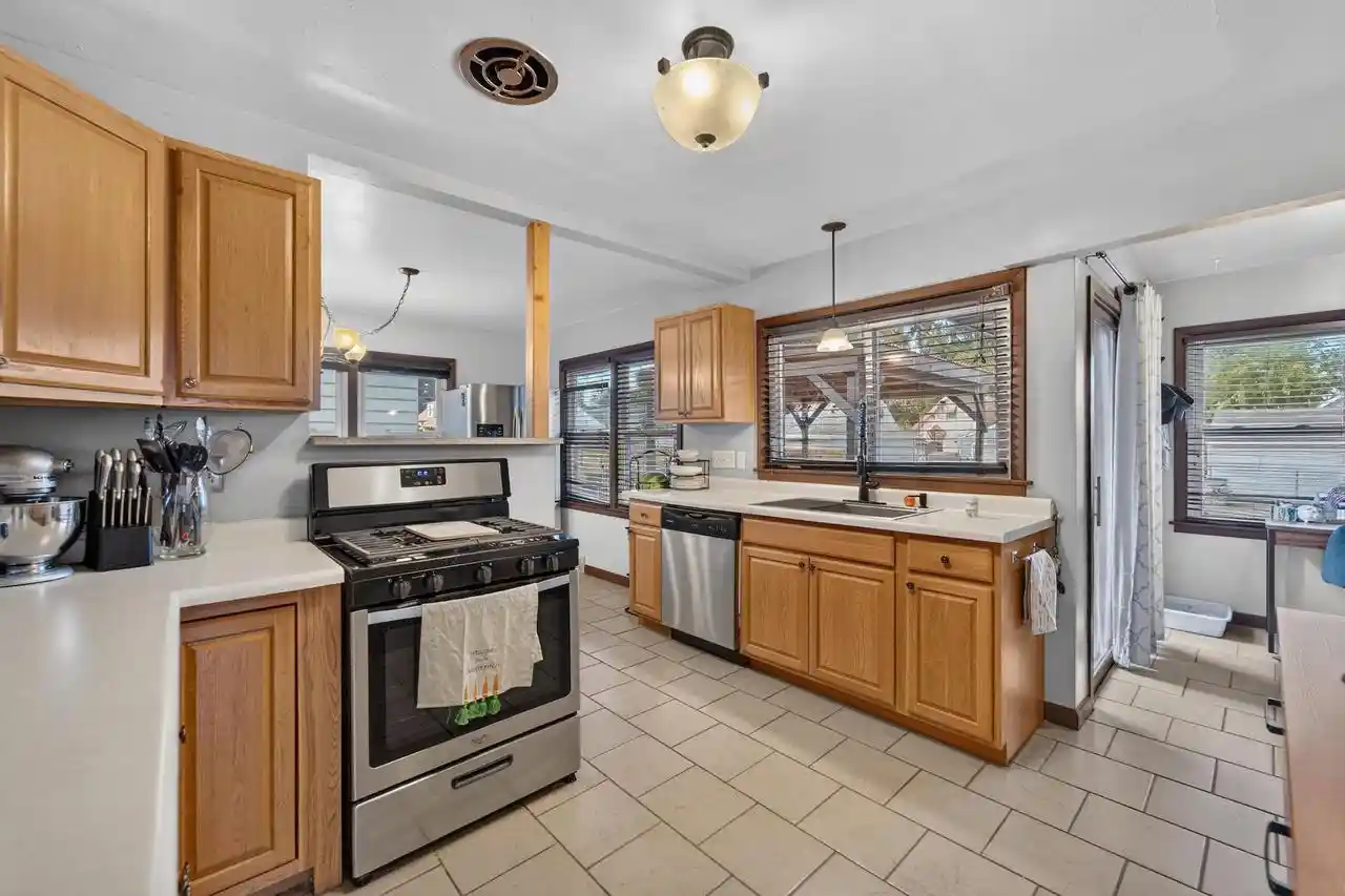 Photo 4 of Single family home for sale at 3049 S 31st Street, Milwaukee, WI 53215 | MLS# 1980585 | Listing updated on 2026-09-30
